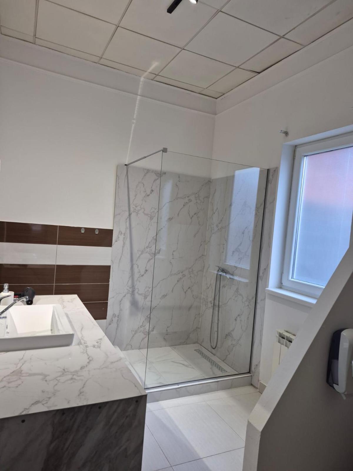 Citadela Suites - Free Parking Sarajevo Ruang foto